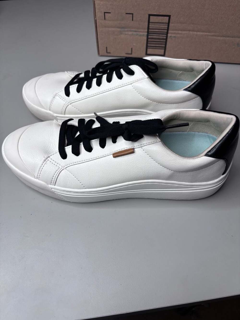 Dr. Scholl's Time Off Platform Sneaker size 10